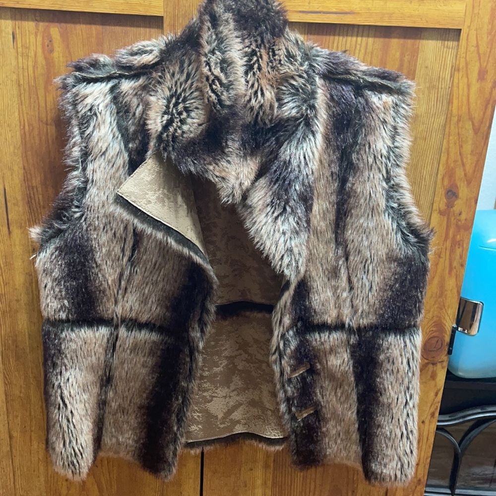 Handmade Fur Vest - Picture 7 of 7